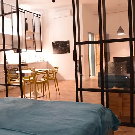 The Deak Cube Appartement